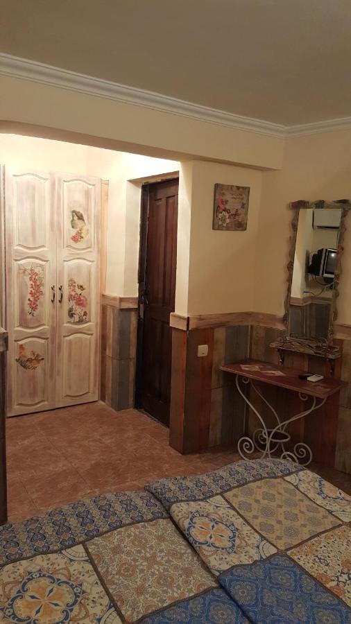 Hôtel Magnoliia à Soukhoumi Extérieur photo