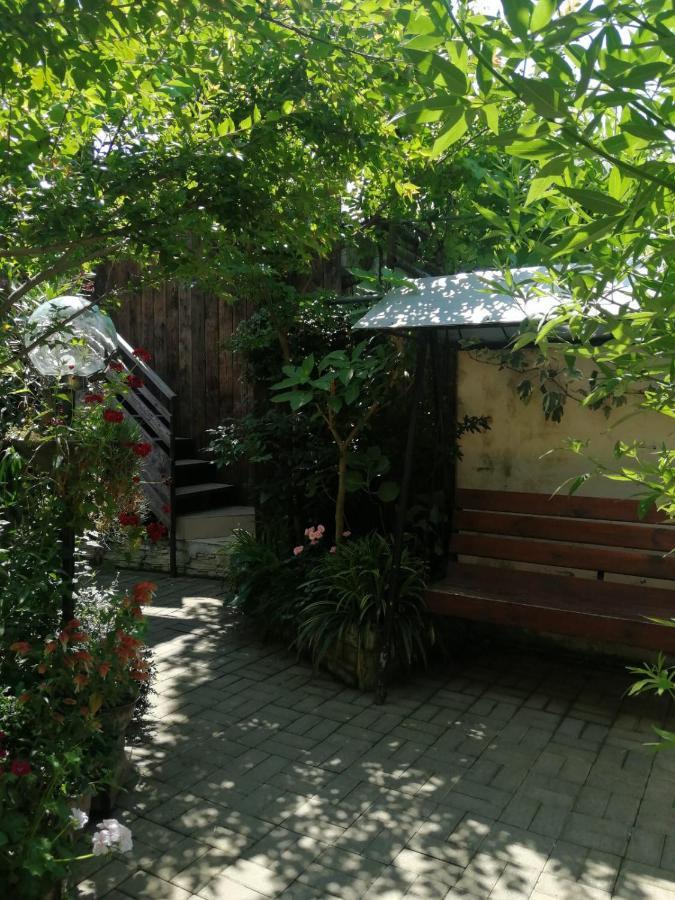 Hôtel Magnoliia à Soukhoumi Extérieur photo
