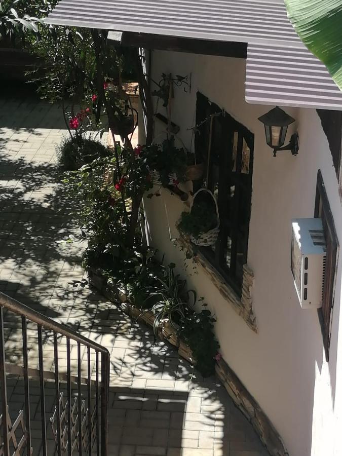 Hôtel Magnoliia à Soukhoumi Extérieur photo