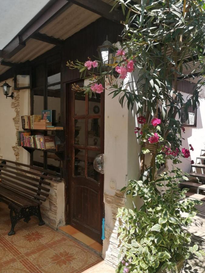Hôtel Magnoliia à Soukhoumi Extérieur photo