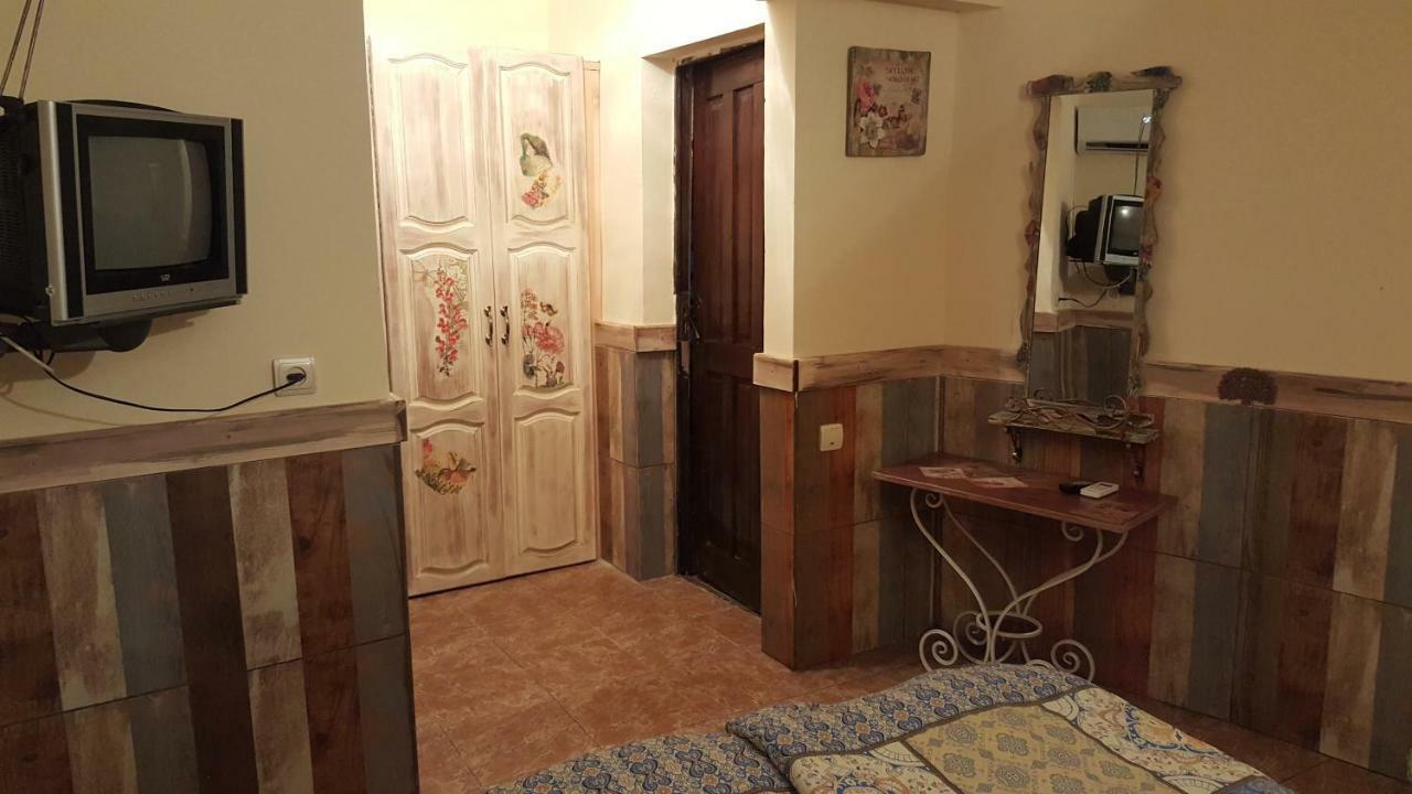 Hôtel Magnoliia à Soukhoumi Extérieur photo